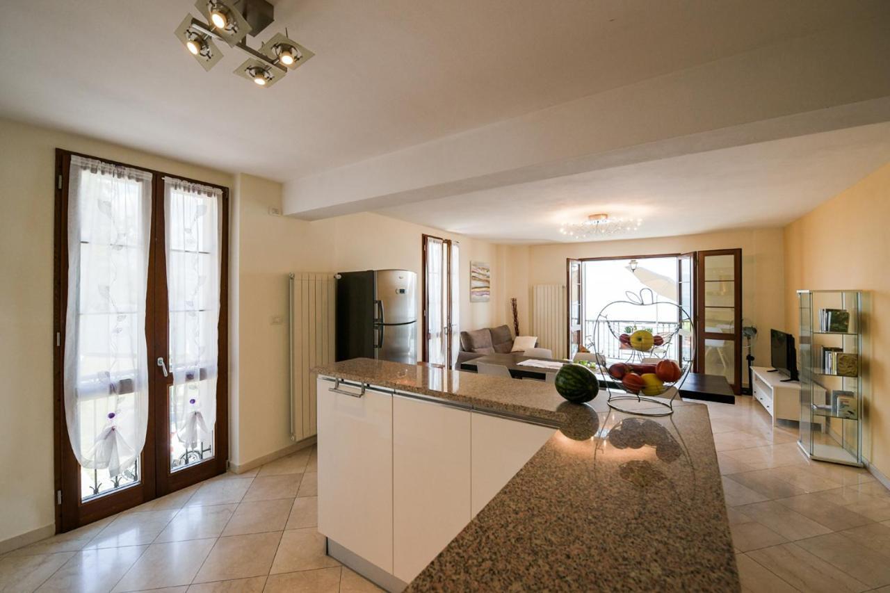 Giulia Apartment แวร์บาเนีย ภายนอก รูปภาพ